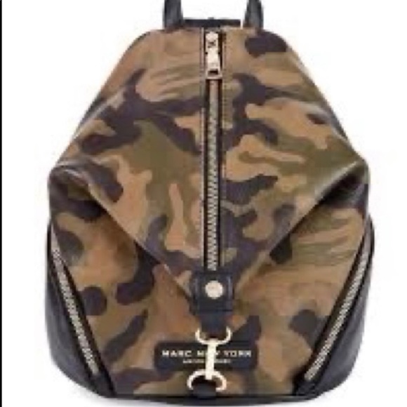 Marc New York camouflage sling backpack purse - Picture 2 of 7